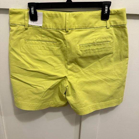 Loft The Riviera Shorts Women's 6" inseam Bright Green Size 8 New with Tags - Picture 2 of 2